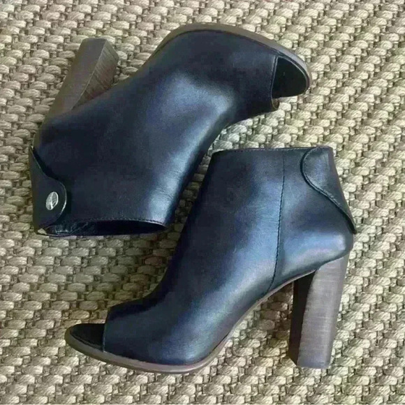 Coach Black Polished calf leather open toe bootie Ankle Zip close size 8 - Picture 2 of 11